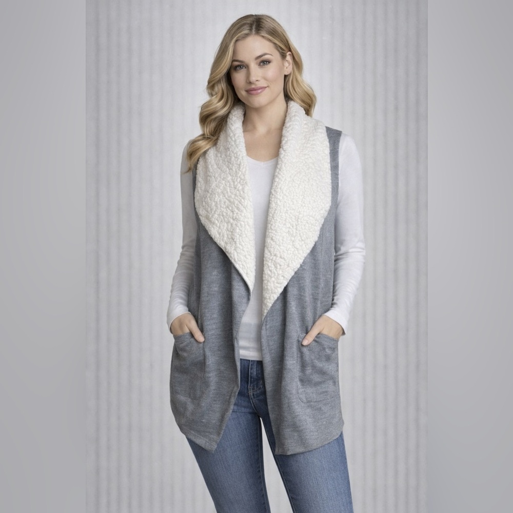 ✨NWT✨ Chelsea Sky Women’s Faux Sherpa Collared Cardigan Vest, Size S